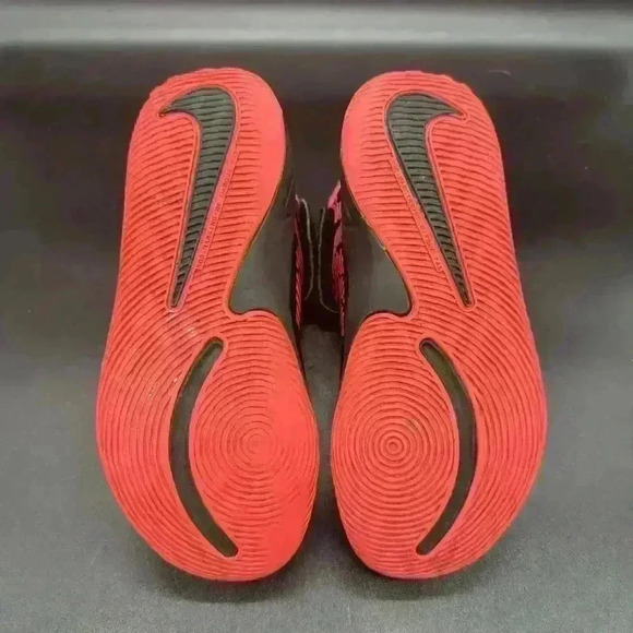 Nike Team Hustle D9 Kids Size 1Y Pink Black Basketball Shoes AQ4225-002 - Picture 7 of 8